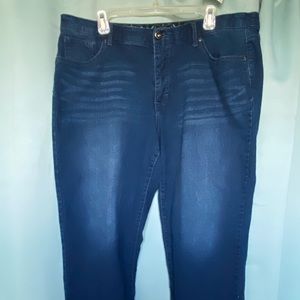Faded Glory Women's 18W Medium Stone Wash Stretch Denim Capri Jeans